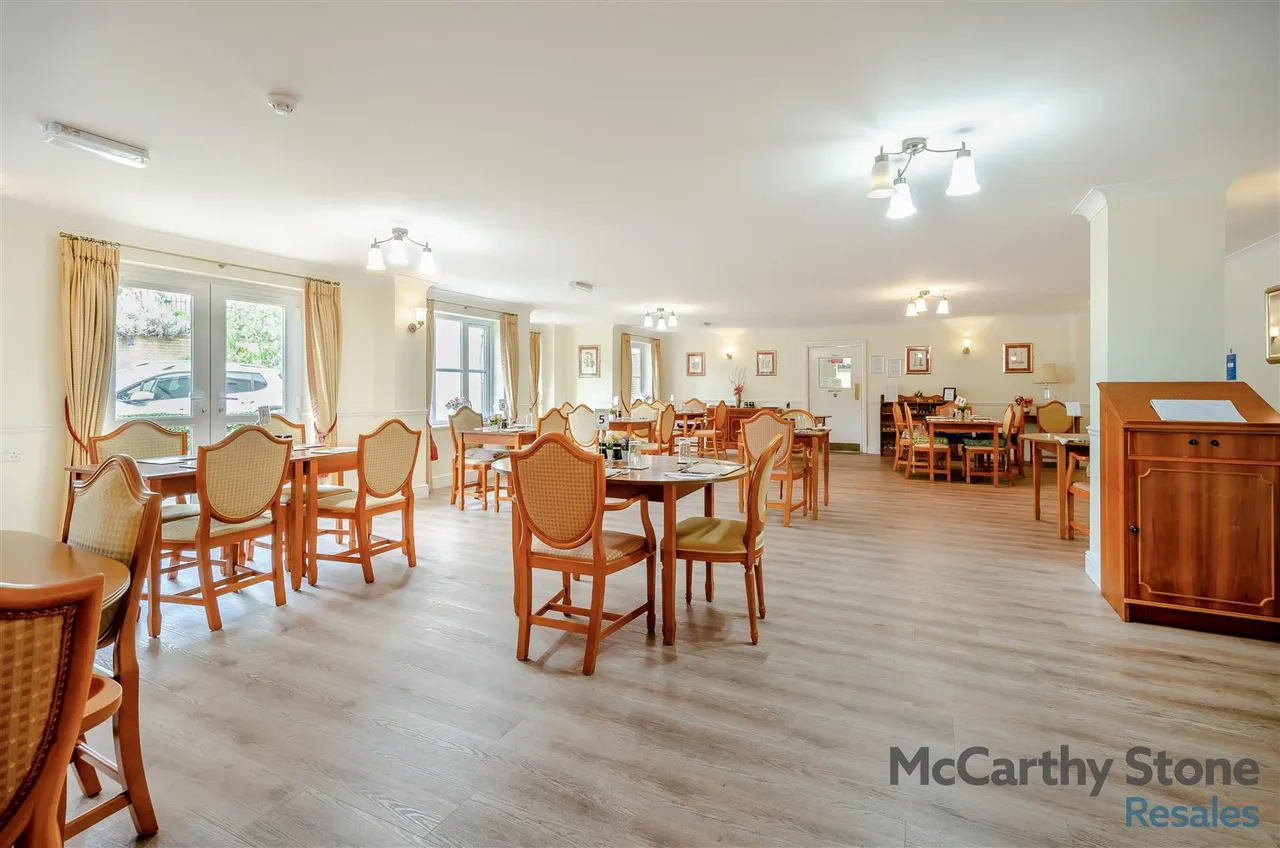 Buckingham Road, Brackley, NN13, photo 17