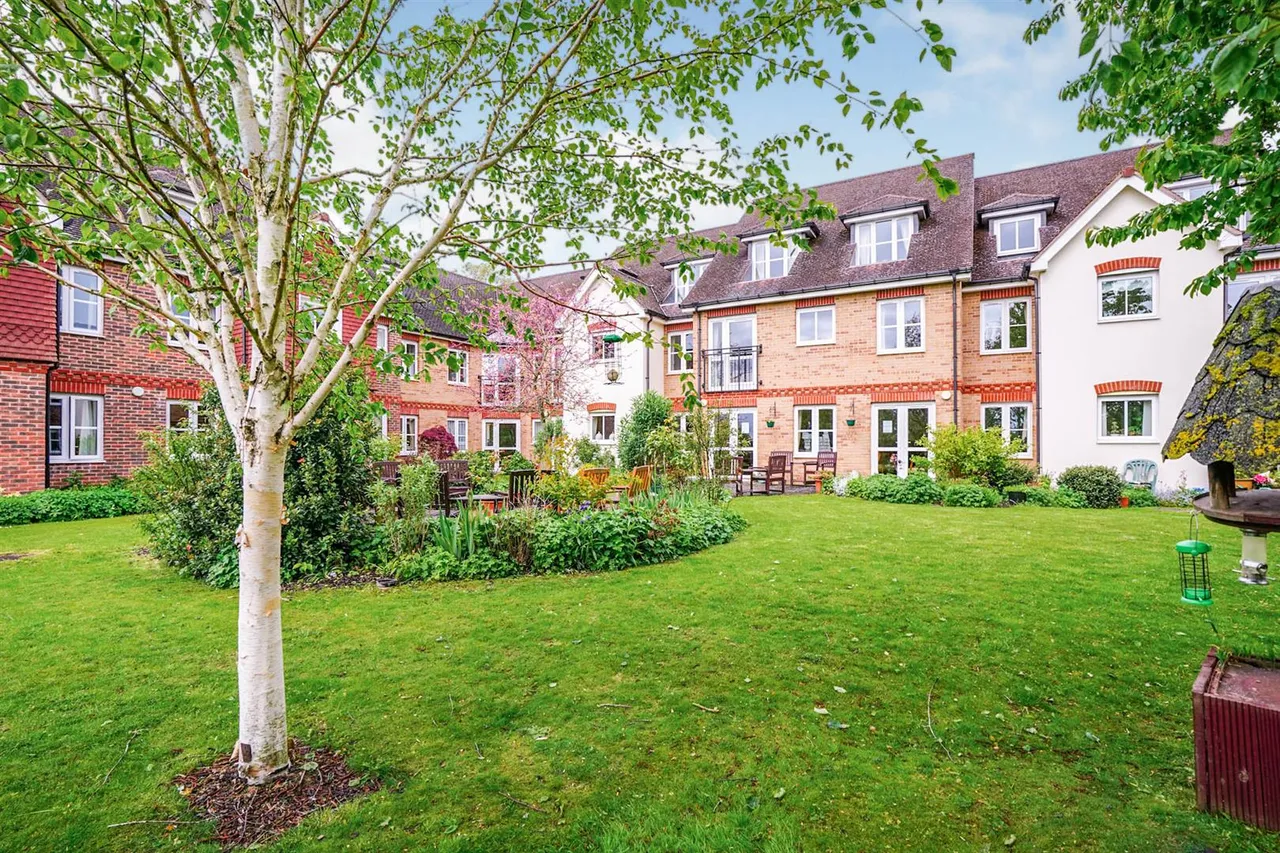 Buckingham Road, Brackley, NN13, photo 14
