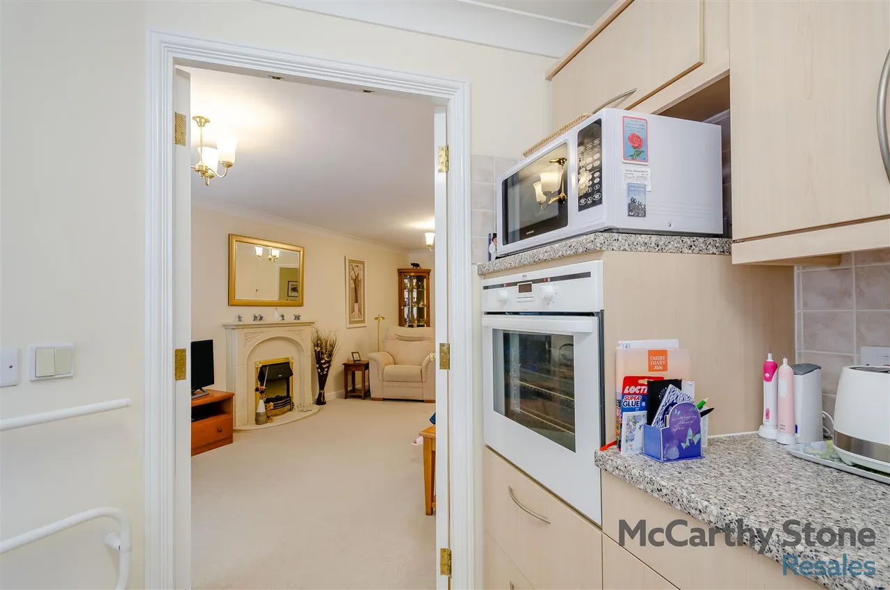 Buckingham Road, Brackley, NN13, photo 6