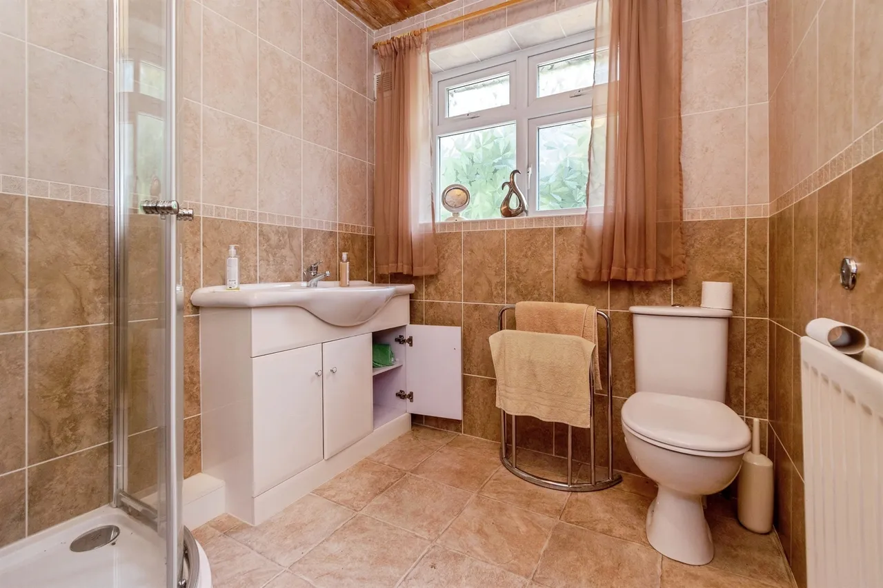 Georgina Avenue, Bilston, WV14, photo 18