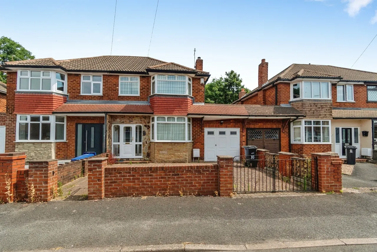 3 bed house for sale, Georgina Avenue, Bilston, WV14