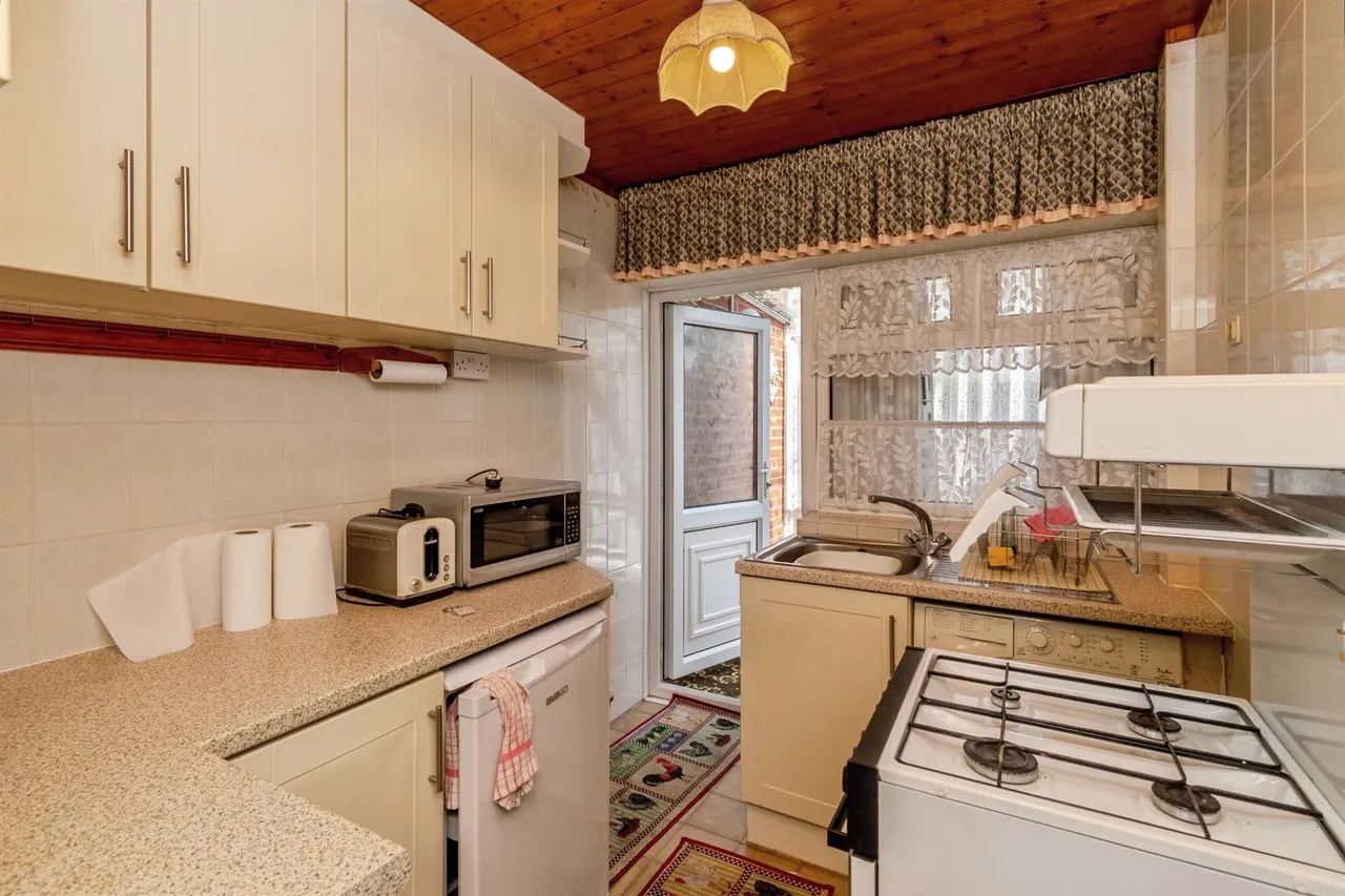 Georgina Avenue, Bilston, WV14, photo 8