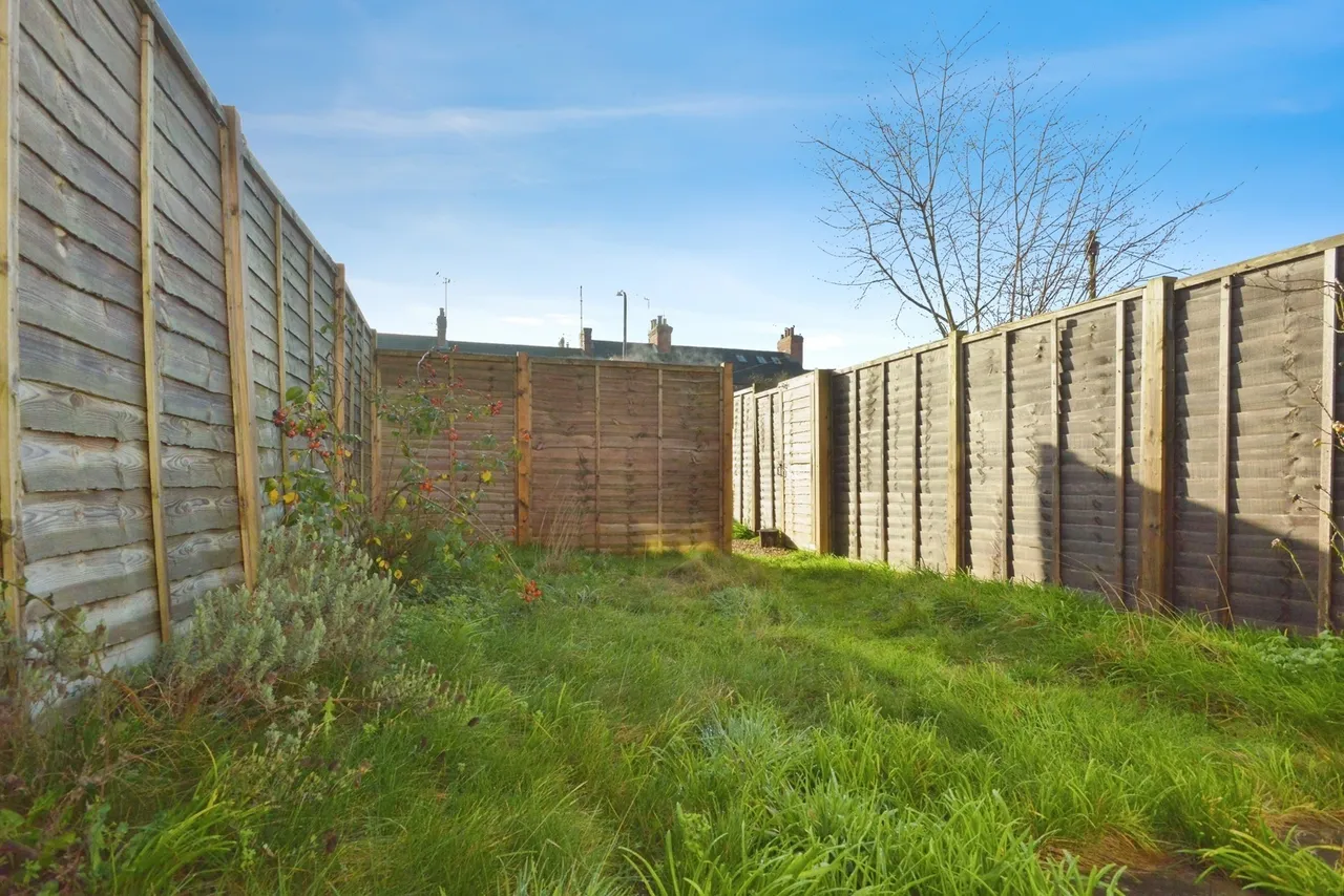 Buckingham Street, Wolverton, Milton Keynes, Buckinghamshire, MK12, photo 16