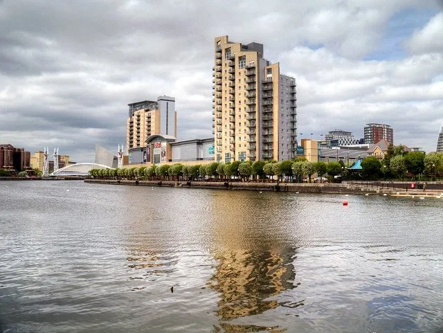 2 bed flat to rent, The Quays, Salford, M50