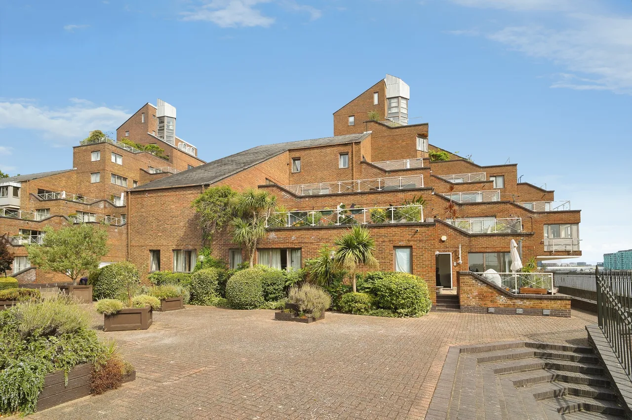 Cumberland Mills Square, London, E14, photo 13