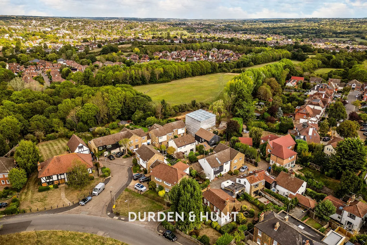 North End, Buckhurst Hill, IG9, photo 31