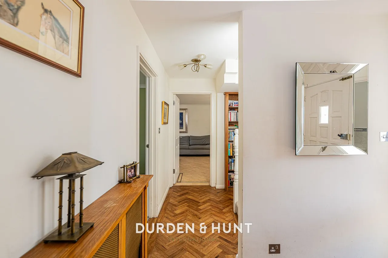 North End, Buckhurst Hill, IG9, photo 13