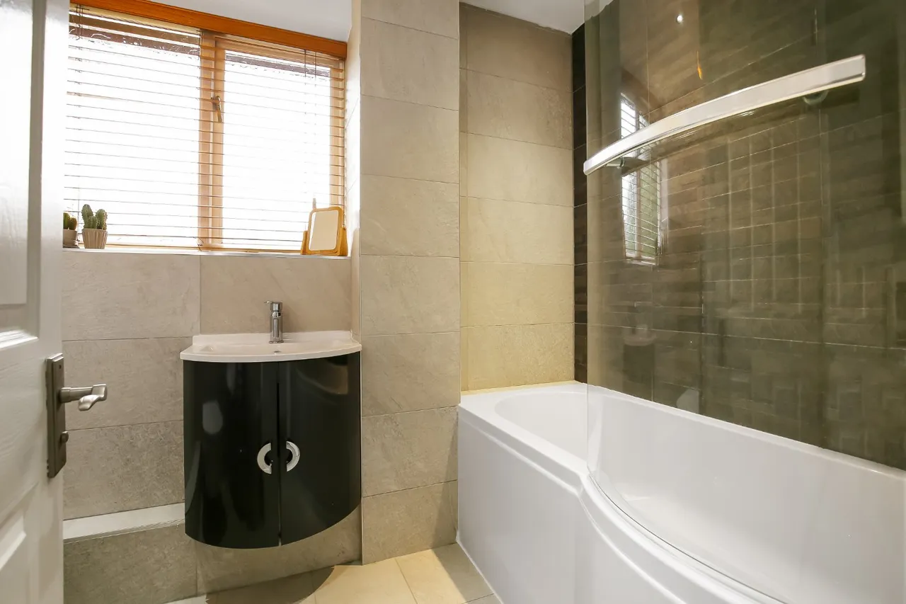 Woodlea Grange, Alderbury, SP5, photo 11