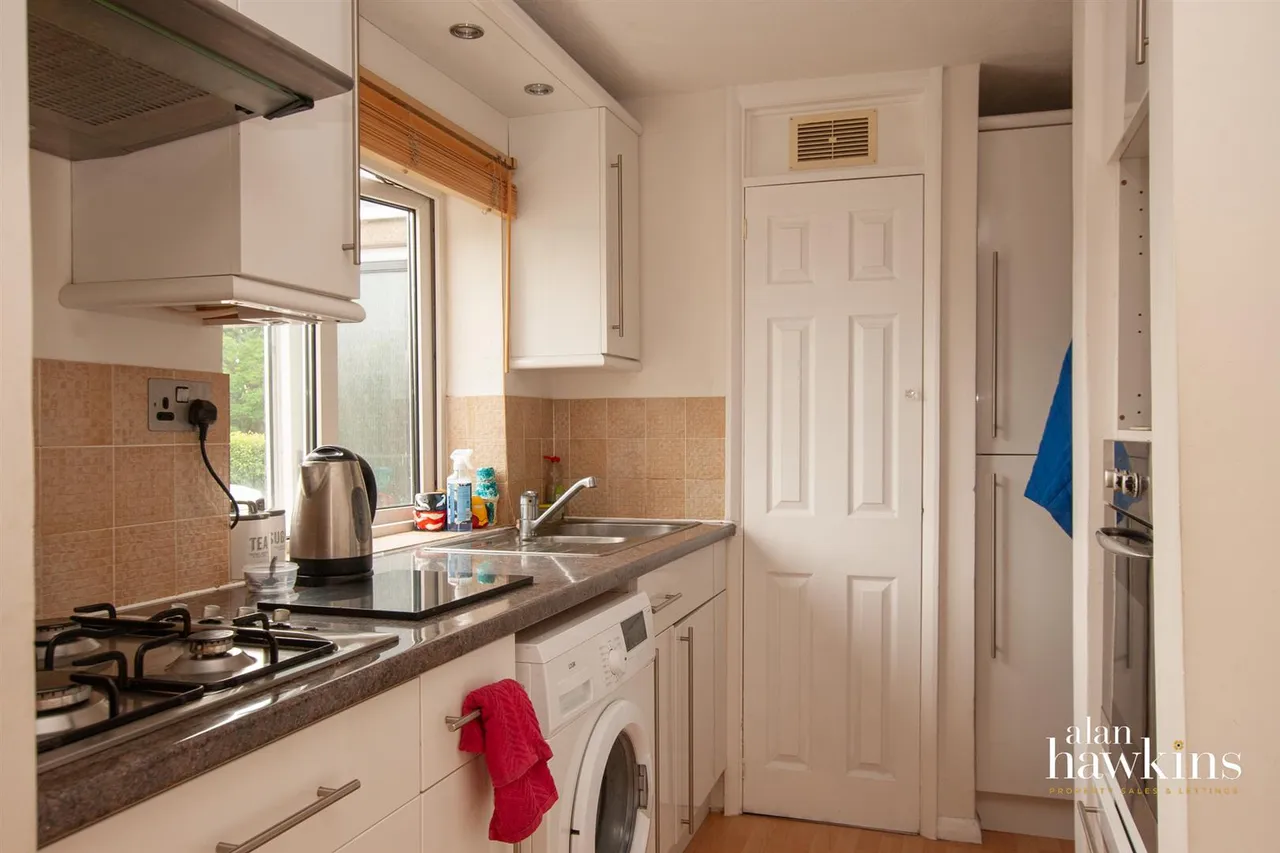 Lime Kiln, Royal Wootton Bassett, photo 3