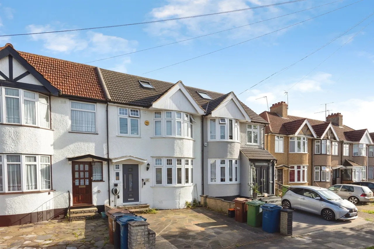 4 bed house for sale, Somervell Road, Harrow, HA2