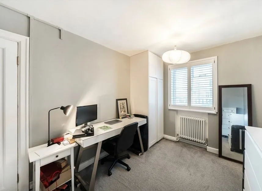 Streatham High Road, Streatham, SW16, photo 4