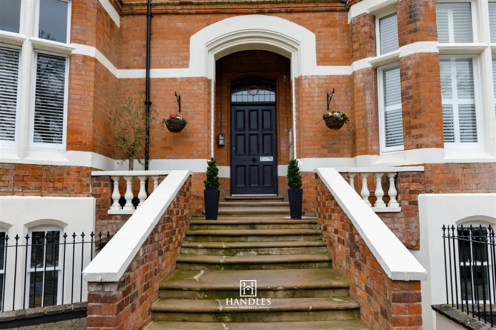 Warwick New Road, Leamington Spa, photo 13