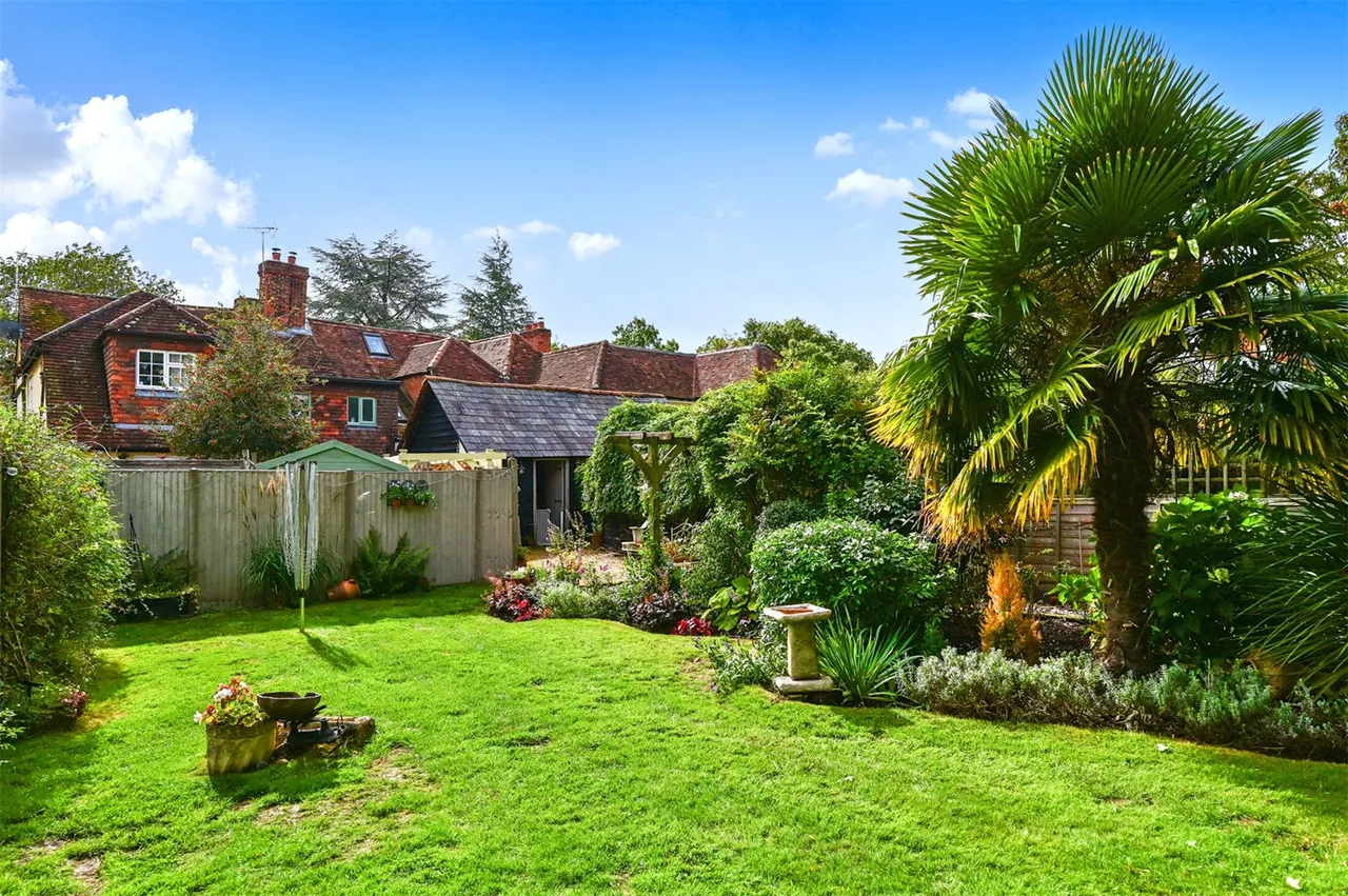 Plough Road, Yateley, Hampshire, GU46 7UW, photo 2