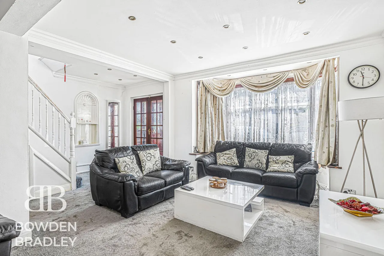Wensleydale Avenue, Clayhall, IG5, photo 4