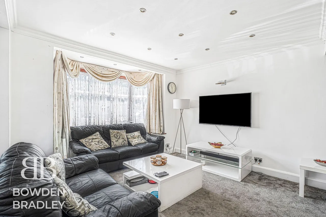 Wensleydale Avenue, Clayhall, IG5, photo 5