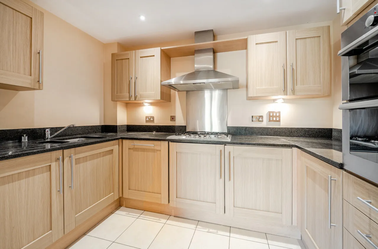 Knightsbridge Road, Camberley, Surrey, GU15 3TS, photo 6