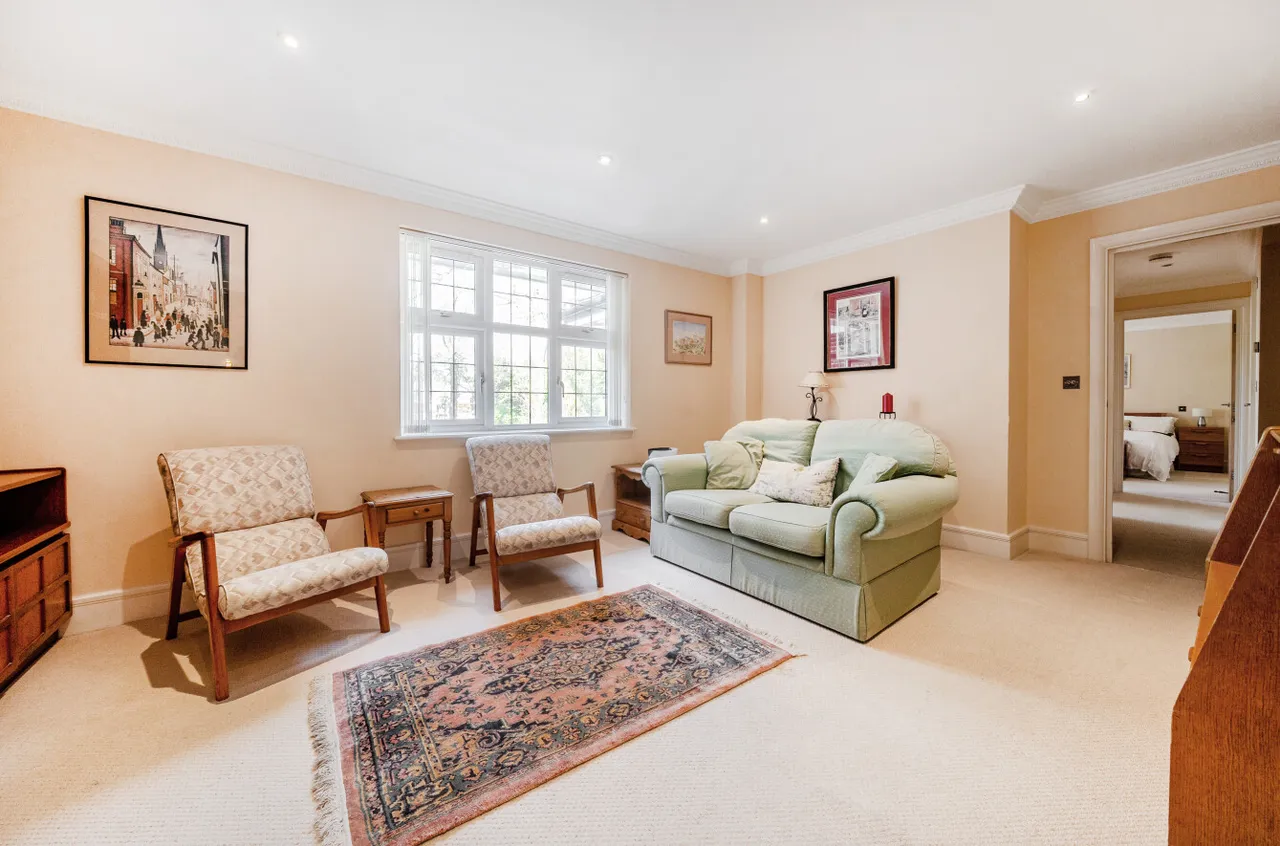 Knightsbridge Road, Camberley, Surrey, GU15 3TS, photo 3