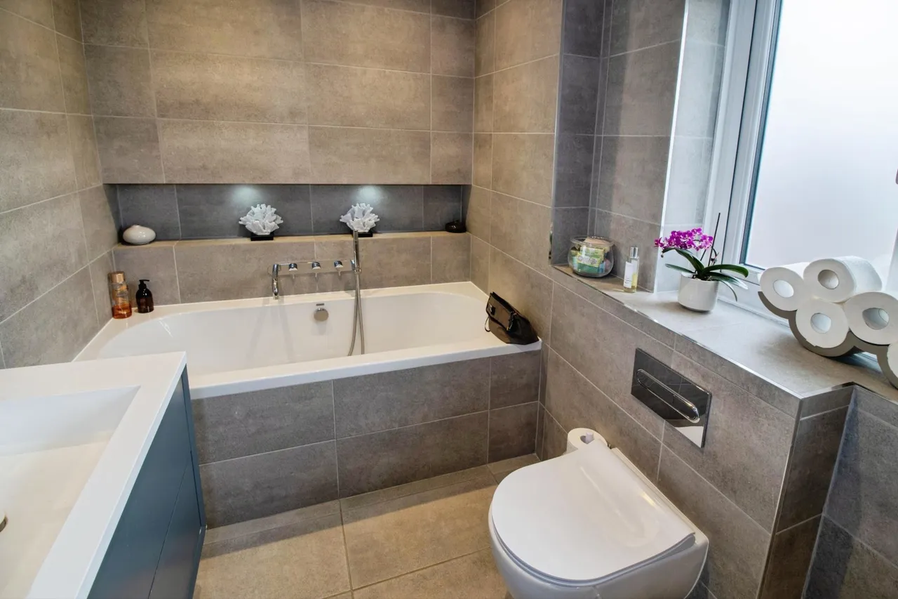 Ravel Close, Milton Keynes, MK7, photo 21