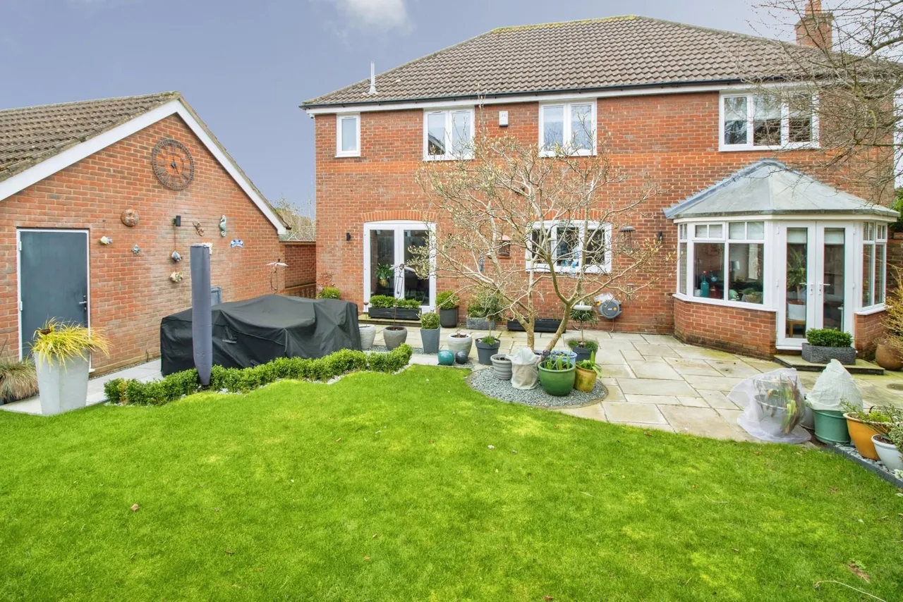 Ravel Close, Milton Keynes, MK7, photo 28