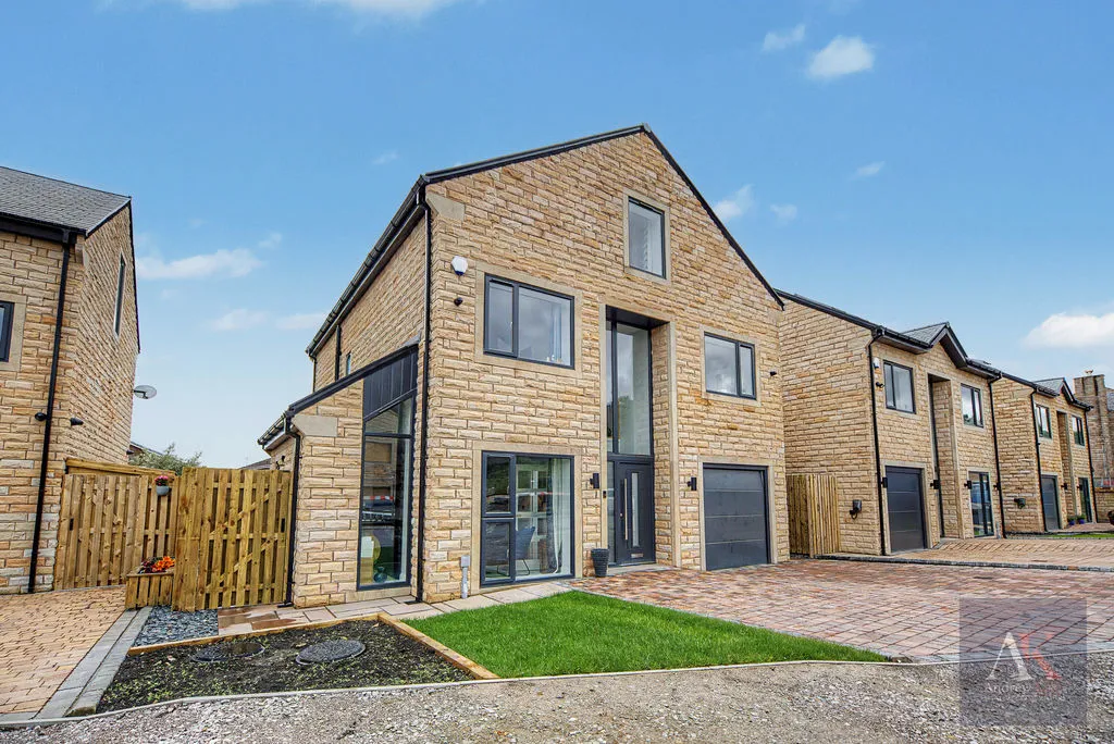 5 bed house for sale — Chestnut Way, Littleborough OL15 8RW