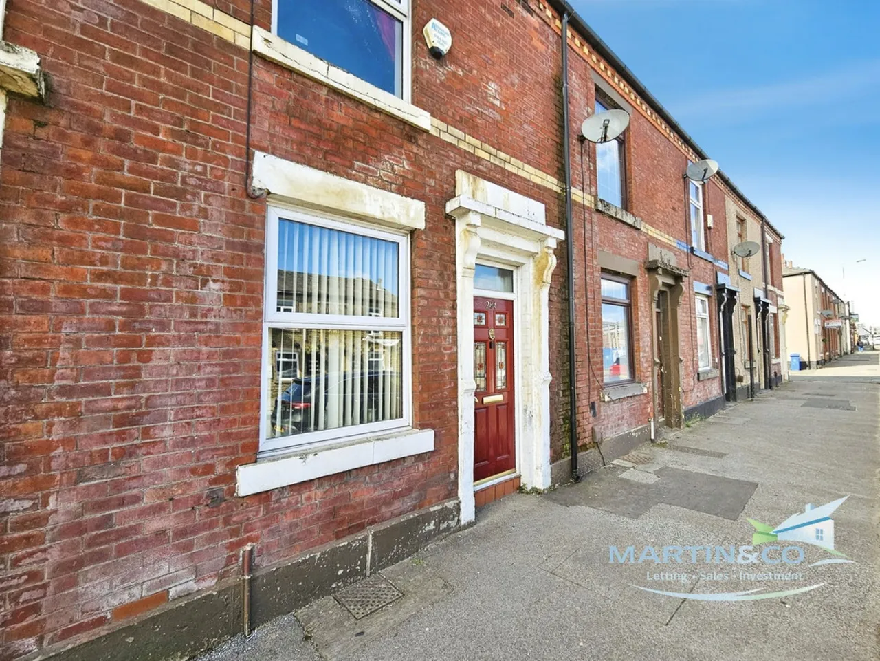 2 bed house for sale — Oldham Road, Rochdale