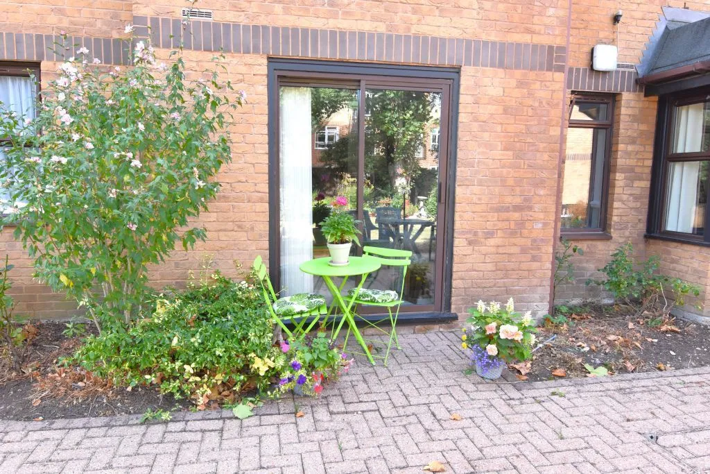 Holmwood Gardens, Wallington, photo 11