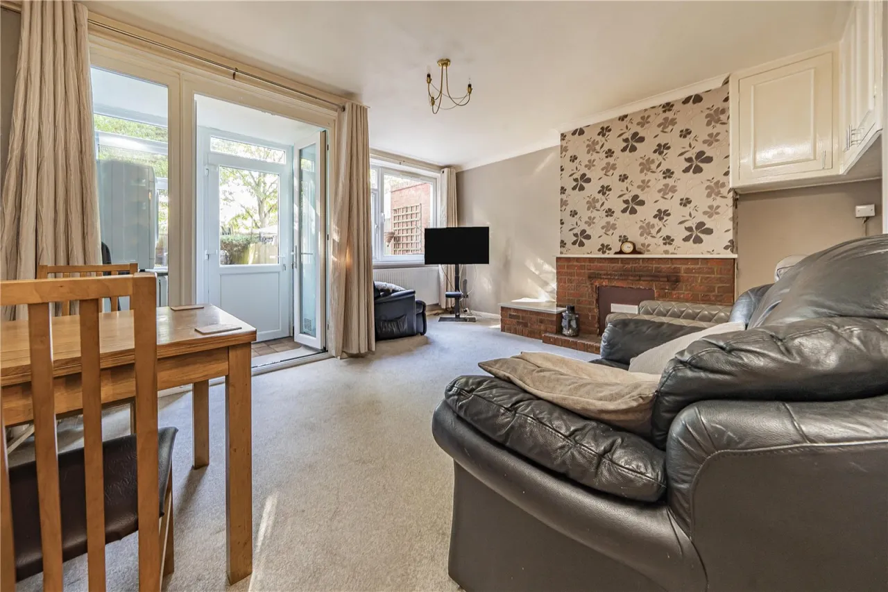 3 bed flat for sale, Cortis Road, London