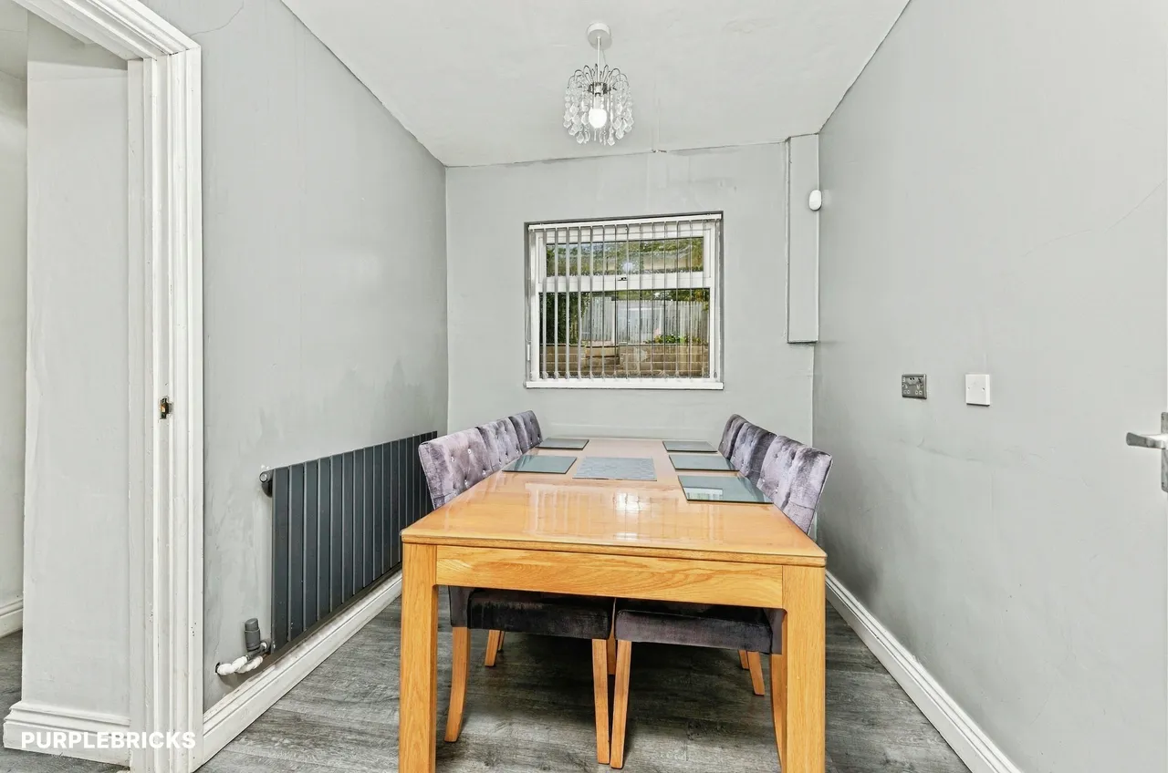 School Grove, Dewsbury, WF13, photo 8