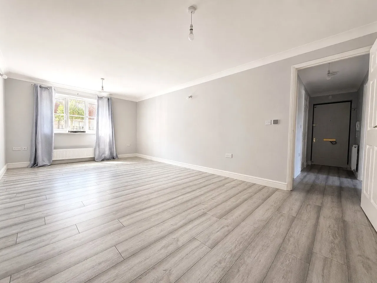Lennox Close, GRAYS, Essex, RM16, photo 3