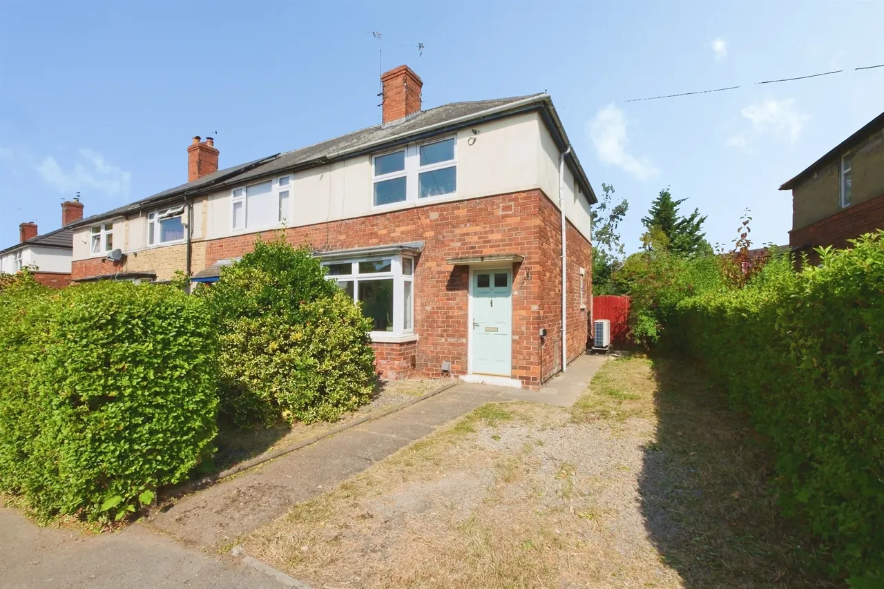 2 bed house for sale — Burlington Avenue, York