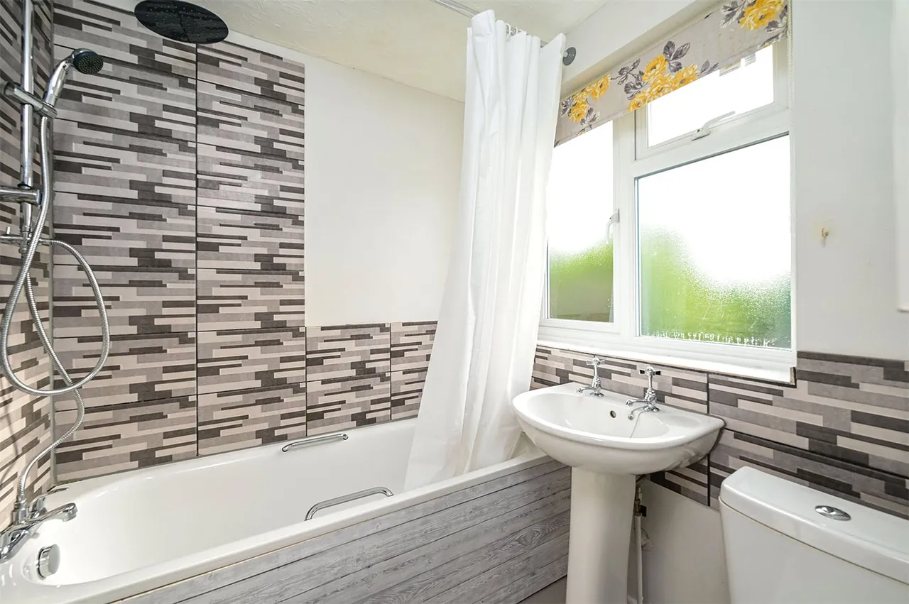 Mytchett Road, Mytchett, Camberley, Surrey, GU16 6EZ, photo 9