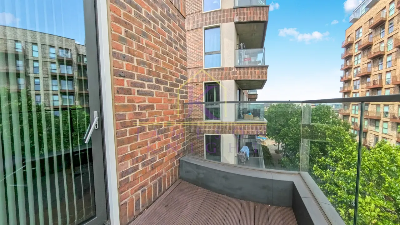 Agnes George Walk, London, E16, photo 6