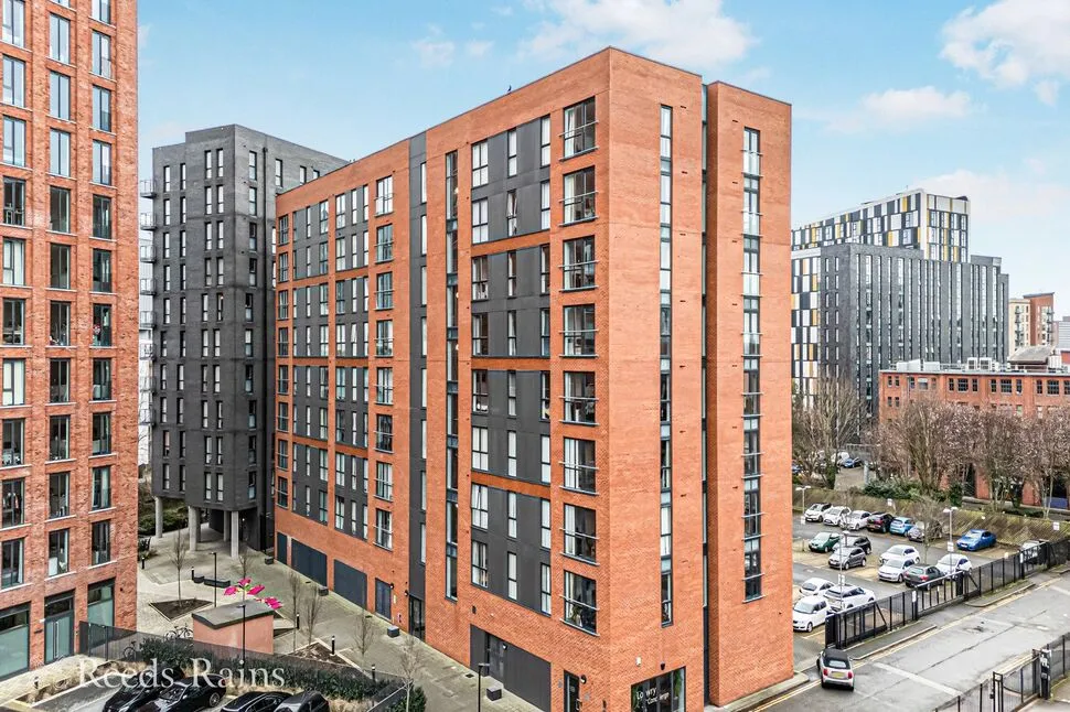 2 bed flat for sale — Derwent Street, Salford, M5