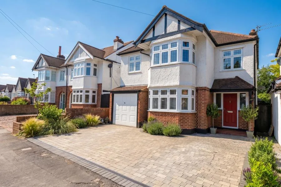 Hollies Avenue, West Byfleet, KT14, photo 17