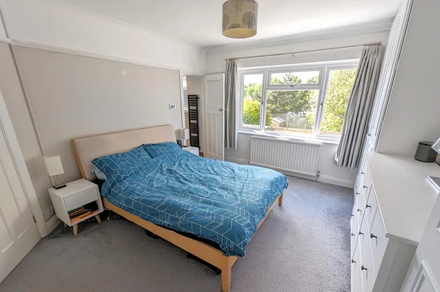 Hollies Avenue, West Byfleet, KT14, photo 15