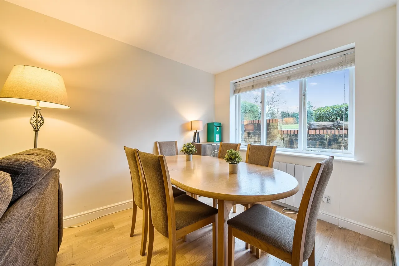 Kirkland Drive, Enfield, photo 5