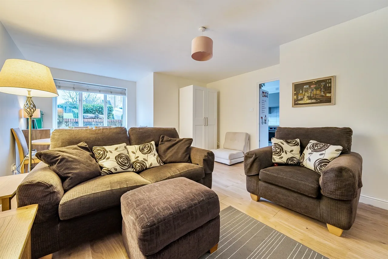 Kirkland Drive, Enfield, photo 2
