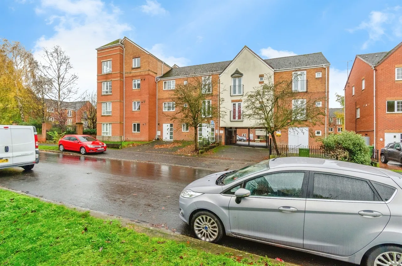 Essington Way, Wolverhampton, WV1, photo 2