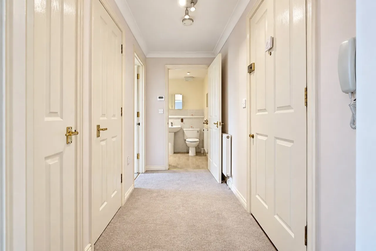 Cobham Close, Enfield, EN1, photo 6