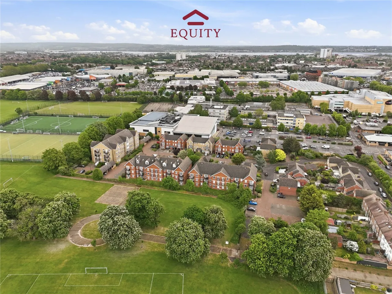 Cobham Close, Enfield, EN1, photo 11