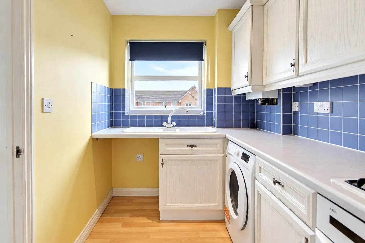 Cobham Close, Enfield, EN1, photo 5
