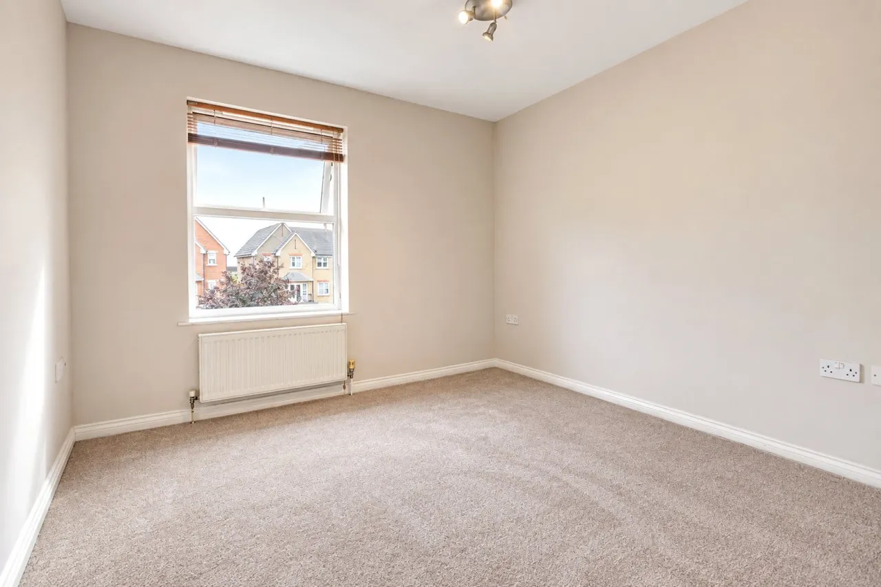Cobham Close, Enfield, EN1, photo 9