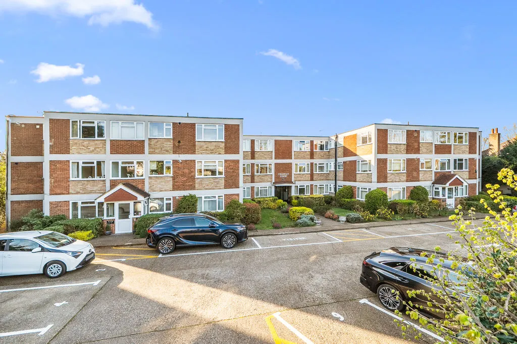 Oatlands Drive, Weybridge KT13 9JH, photo 12