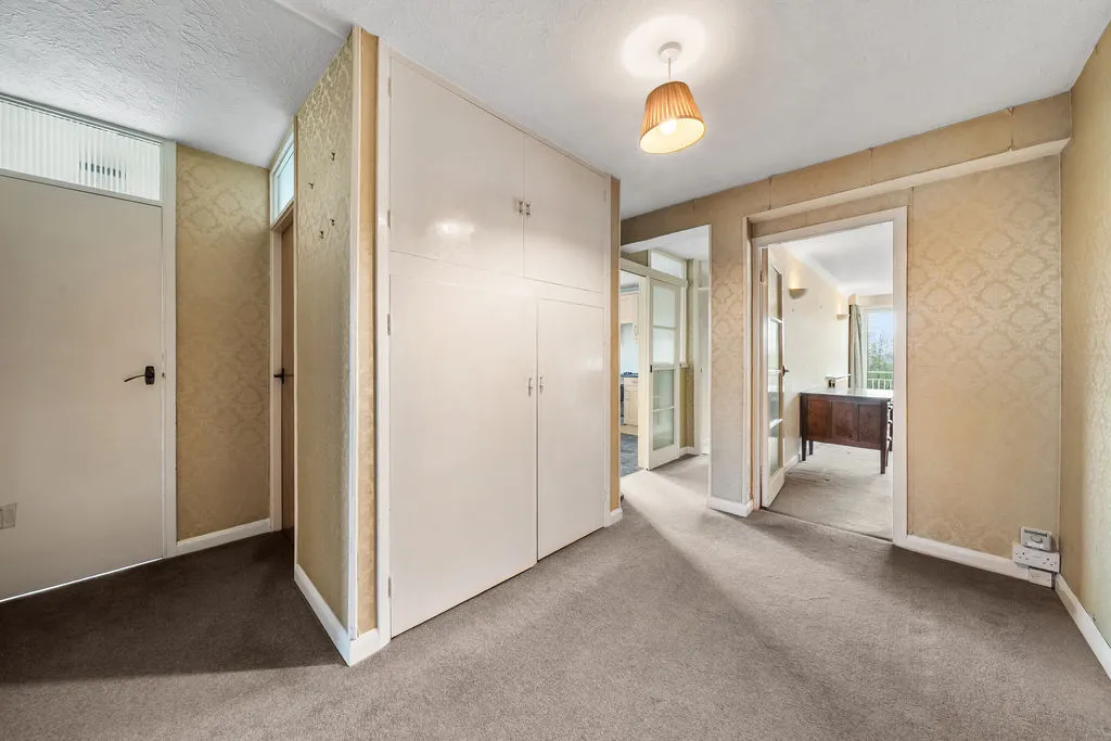 Oatlands Drive, Weybridge KT13 9JH, photo 10