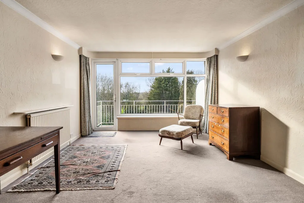 Oatlands Drive, Weybridge KT13 9JH, photo 3