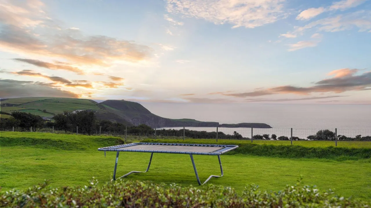 Erwan Fach, Llangrannog, SA44, photo 57