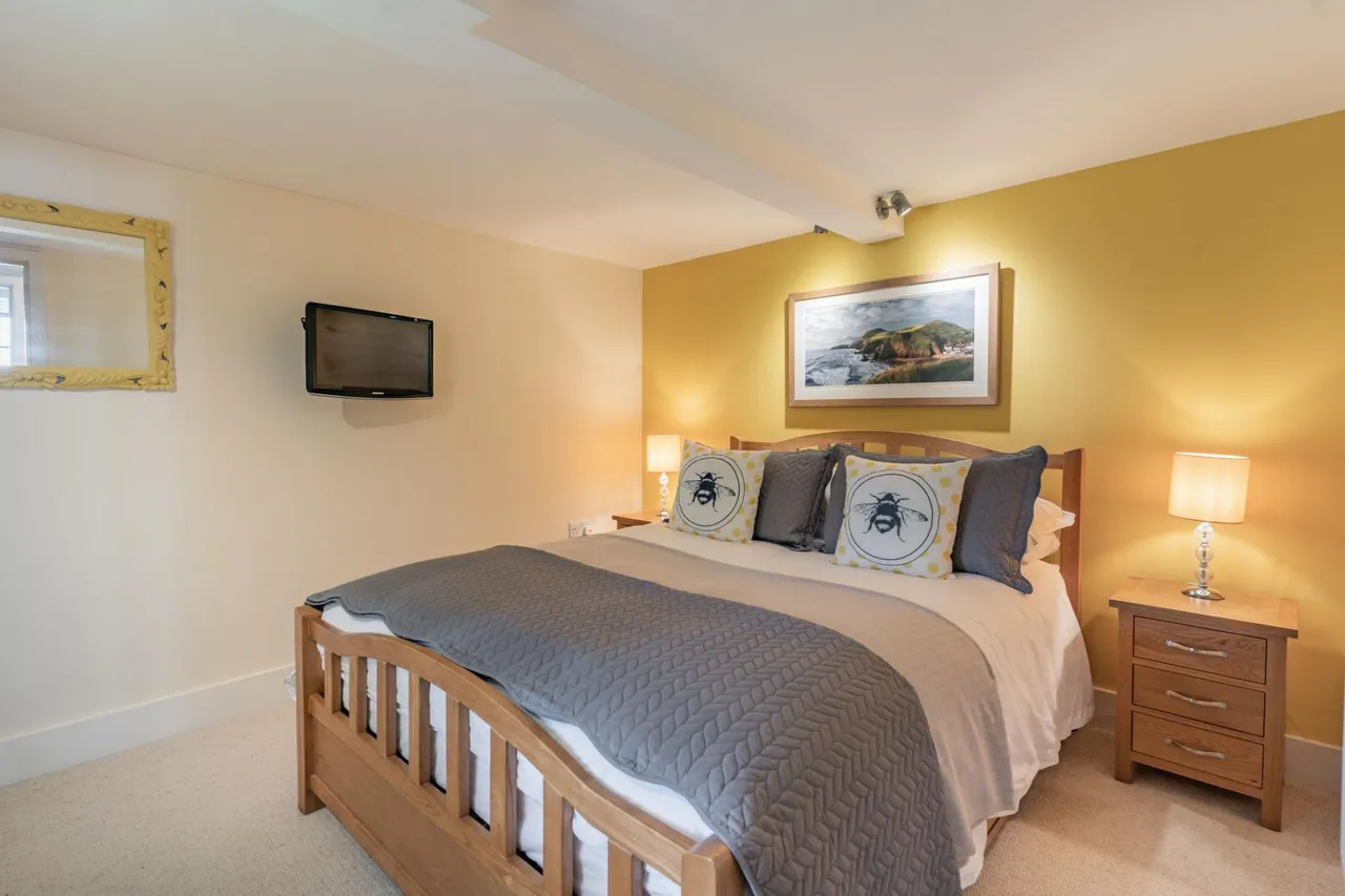 Erwan Fach, Llangrannog, SA44, photo 32