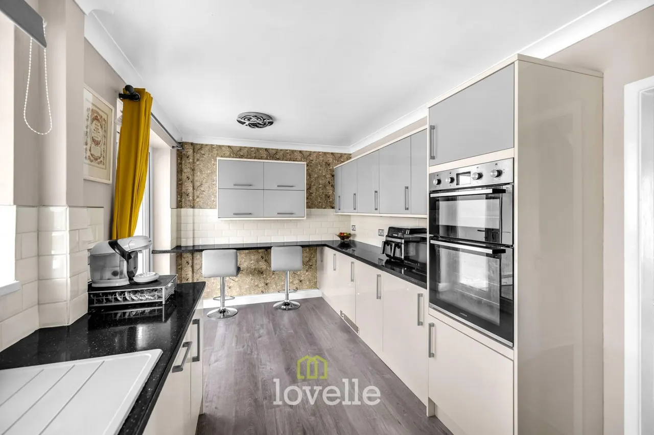 Charles Avenue, New Waltham, DN36, photo 12