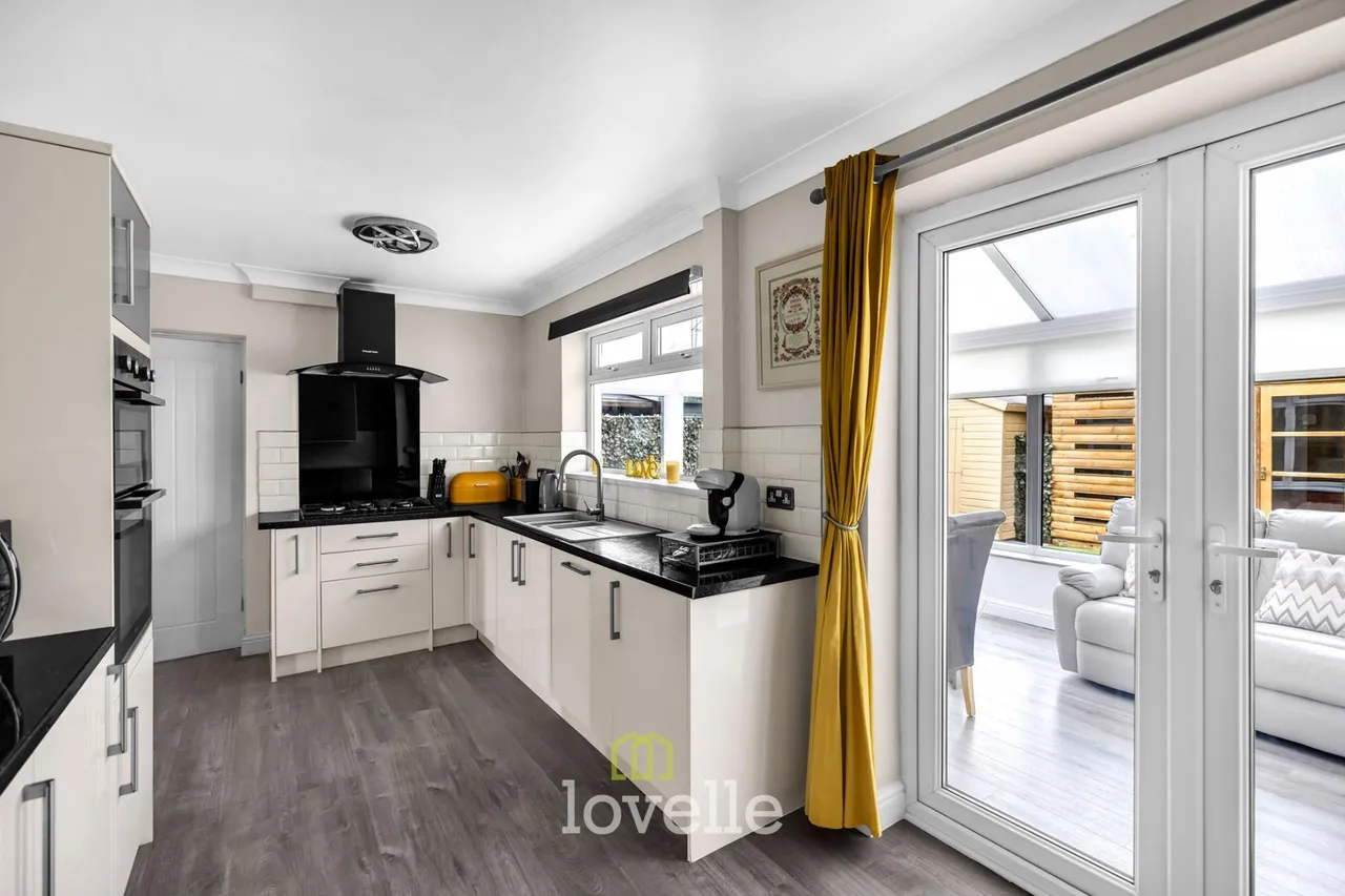 Charles Avenue, New Waltham, DN36, photo 10
