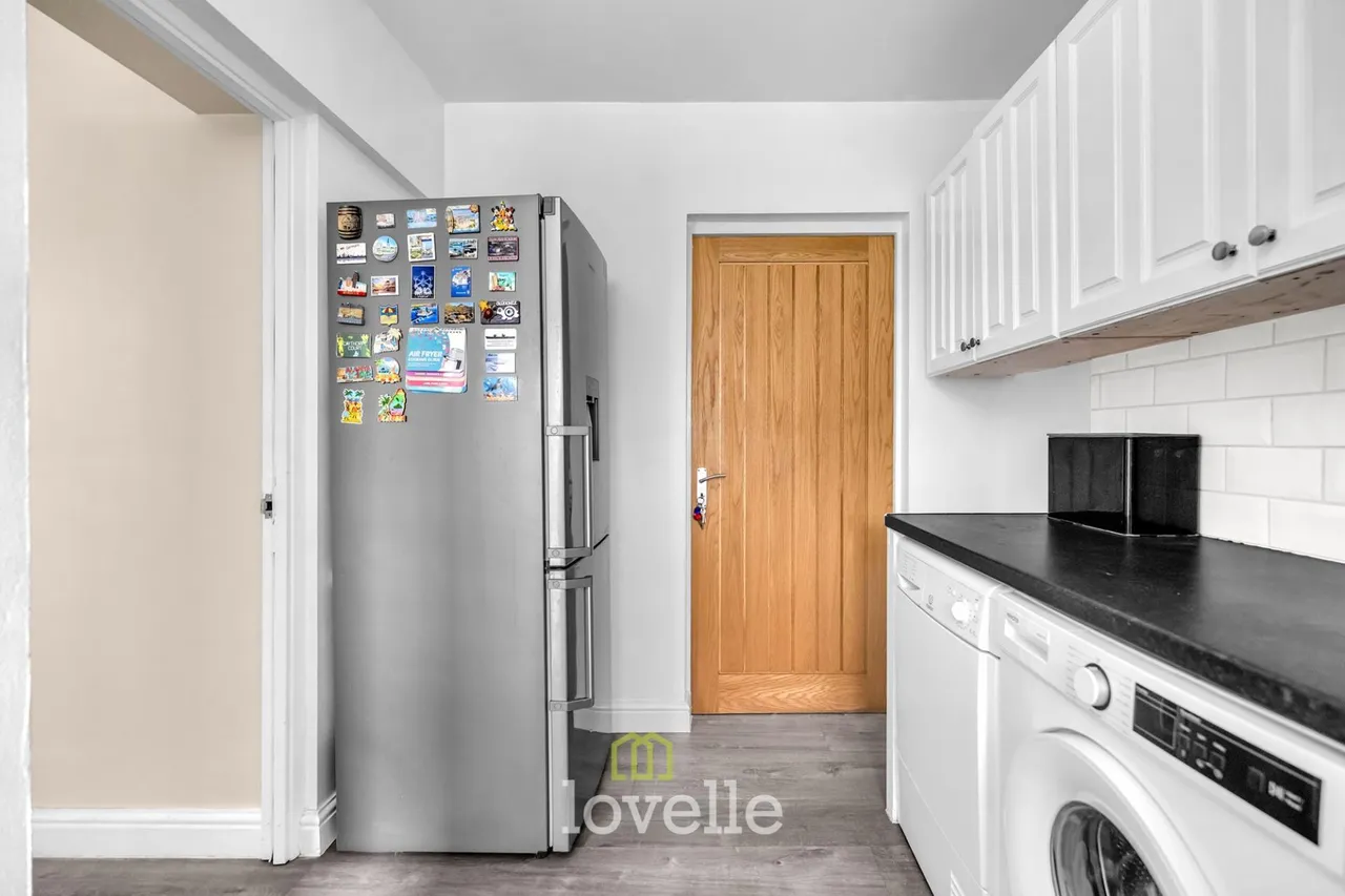 Charles Avenue, New Waltham, DN36, photo 17